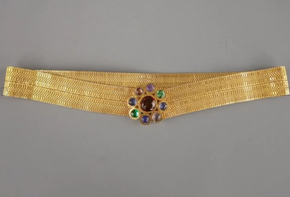 96A 1996 Fall Vintage CHANEL Gold Gripoix Rhinestone Byzantine Flower Metal Belt size Medium