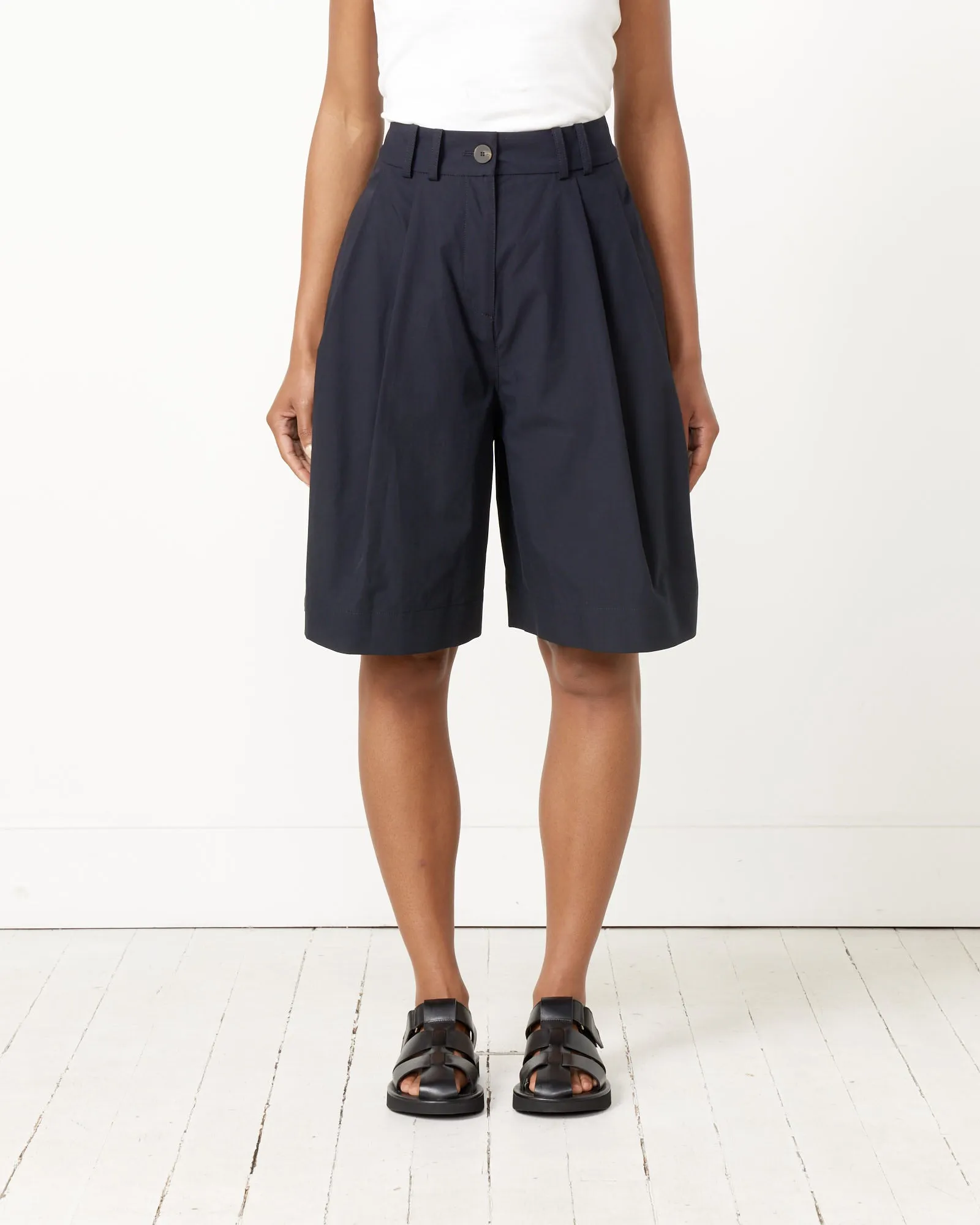 Cito Shorts in Darkest Navy