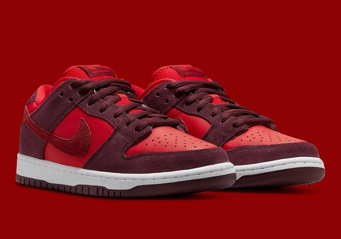 Nike SB Dunk Low Cherry